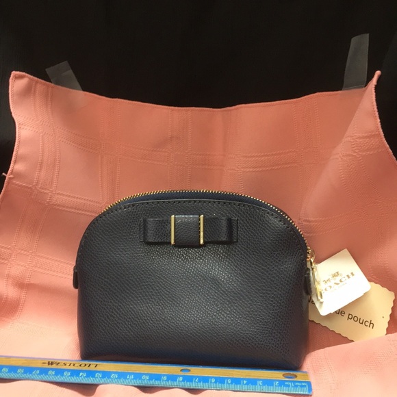 Coach Cosmetic case - Picture 2 of 3